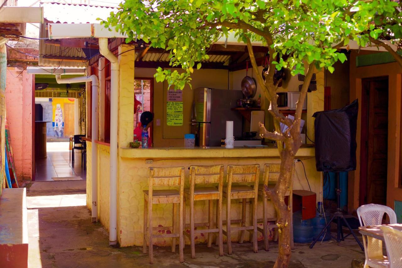 Hostal Los Chamos San Juan del Sur Exterior photo