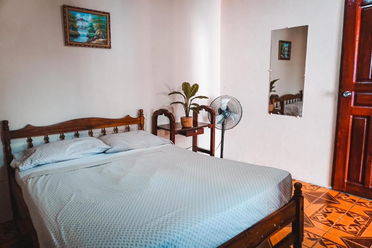 Hostal Los Chamos San Juan del Sur Exterior photo