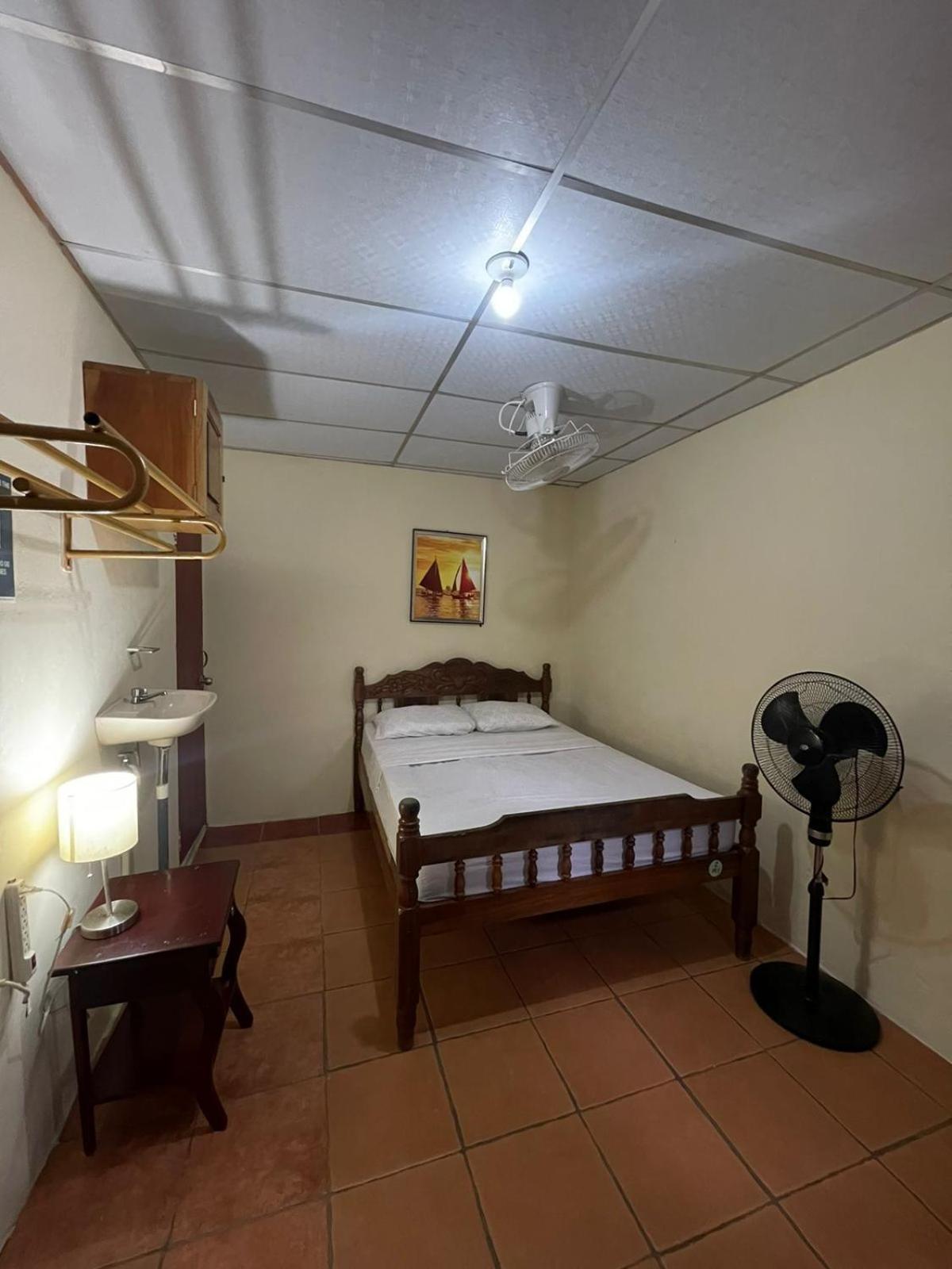 Hostal Los Chamos San Juan del Sur Exterior photo
