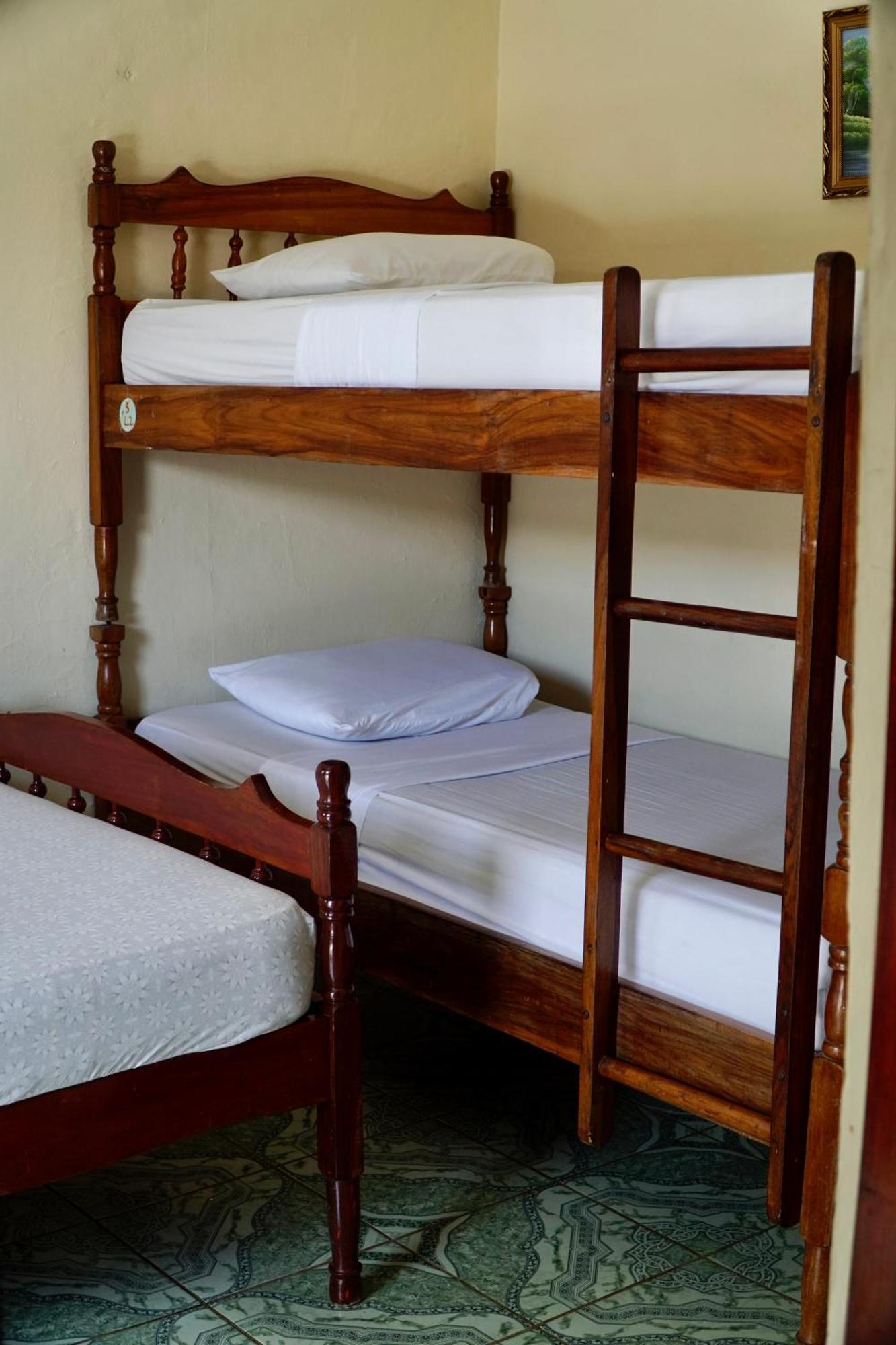Hostal Los Chamos San Juan del Sur Exterior photo