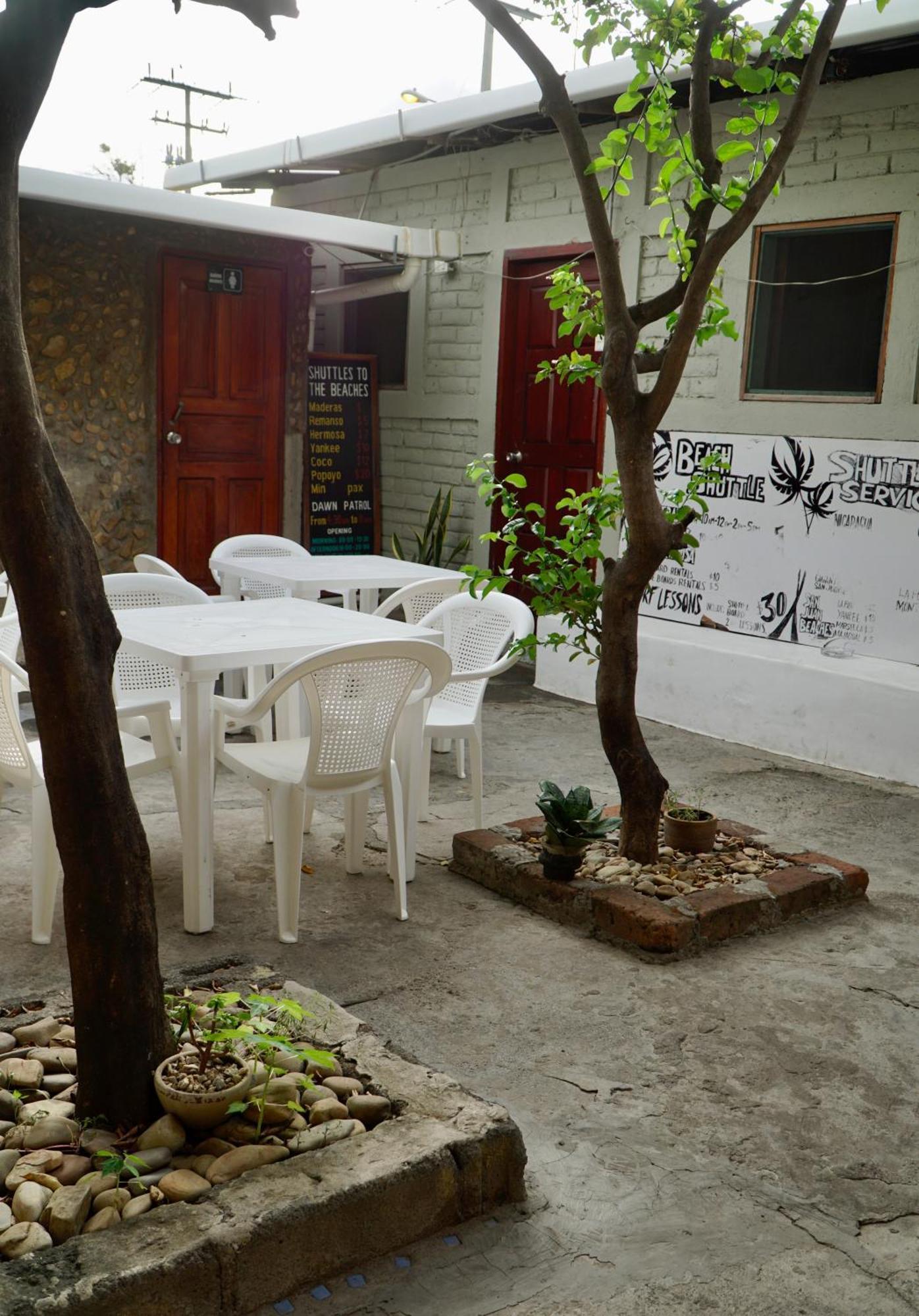 Hostal Los Chamos San Juan del Sur Exterior photo