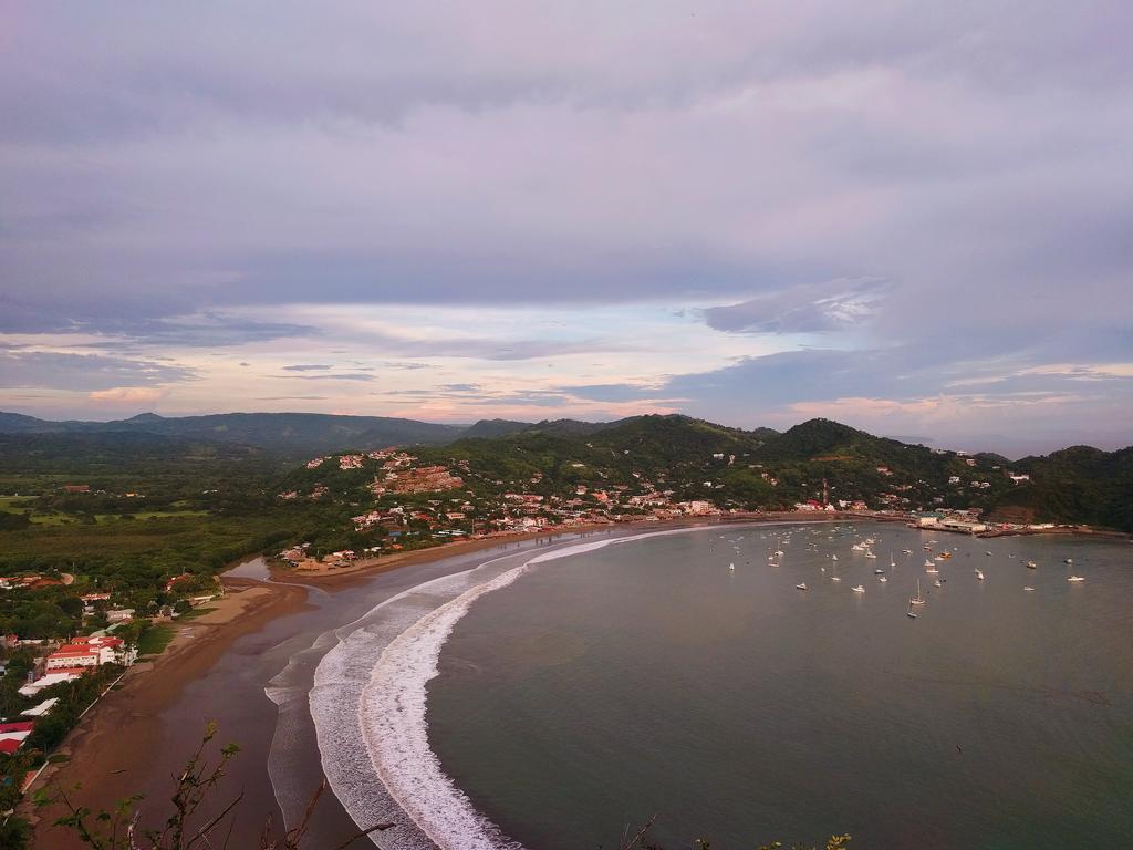 Hostal Los Chamos San Juan del Sur Exterior photo