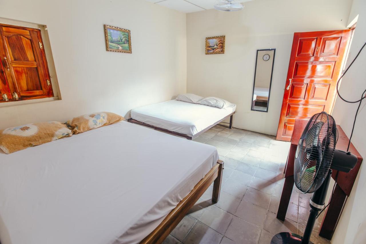 Hostal Los Chamos San Juan del Sur Exterior photo
