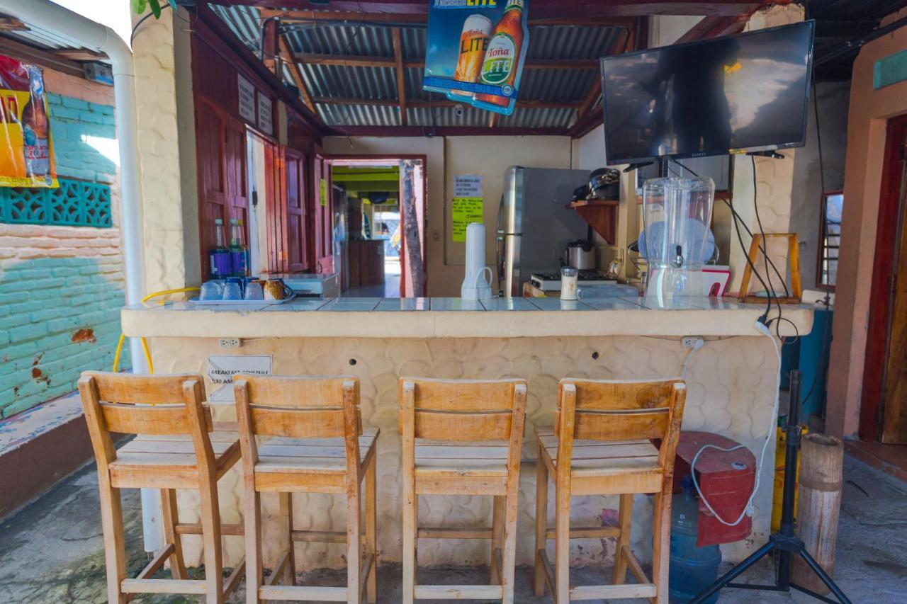 Hostal Los Chamos San Juan del Sur Exterior photo